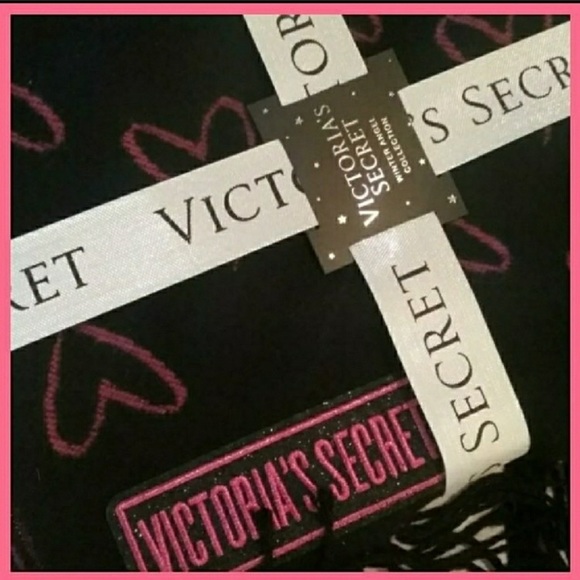 Victoria’s Secret Soft & Cozy Scarf! - Picture 7 of 8